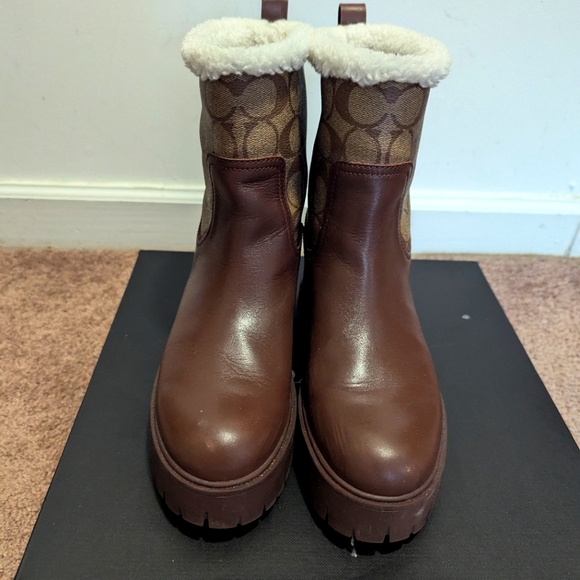 Brown coach boots - Picture 1 of 5